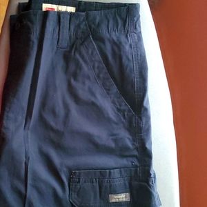 Men's 36x34  blue Wranglers relaxed fit cargo pants. NWOT
